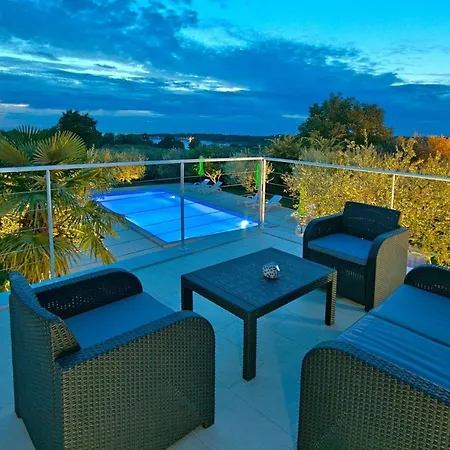 In - Istrien 10306 * Πόρετς